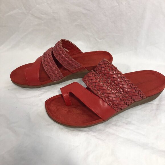Baretraps Jonelle red slides sz 6 - Picture 3 of 6